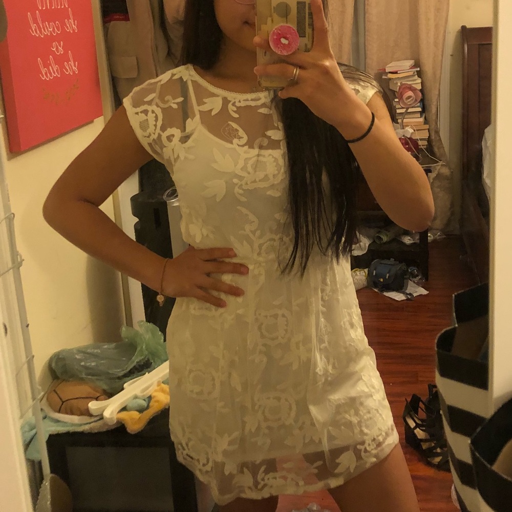 White floral detailed dress